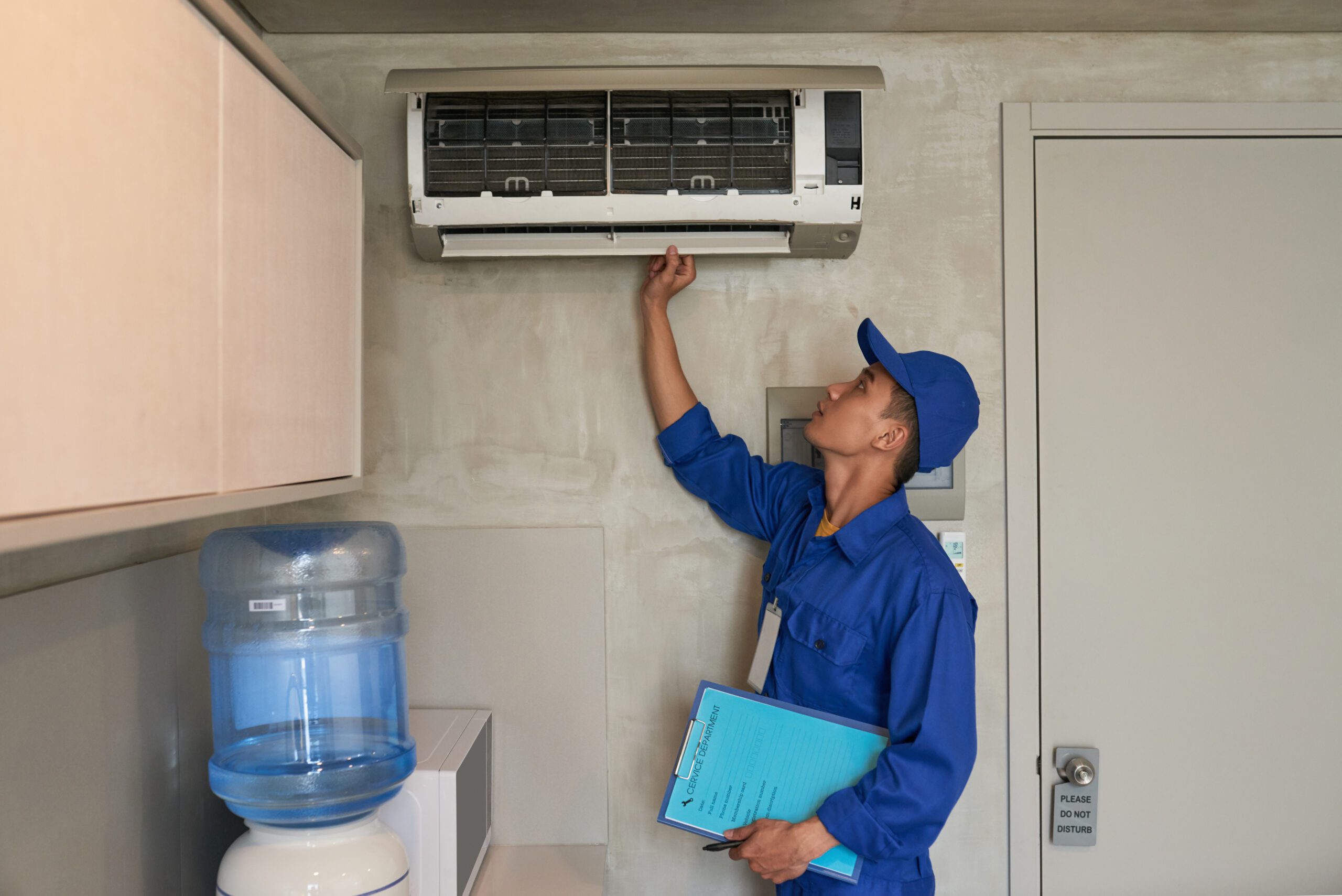 Professional AC Cleaning in Abu Dhabi – Ensuring Clean & Cool Air